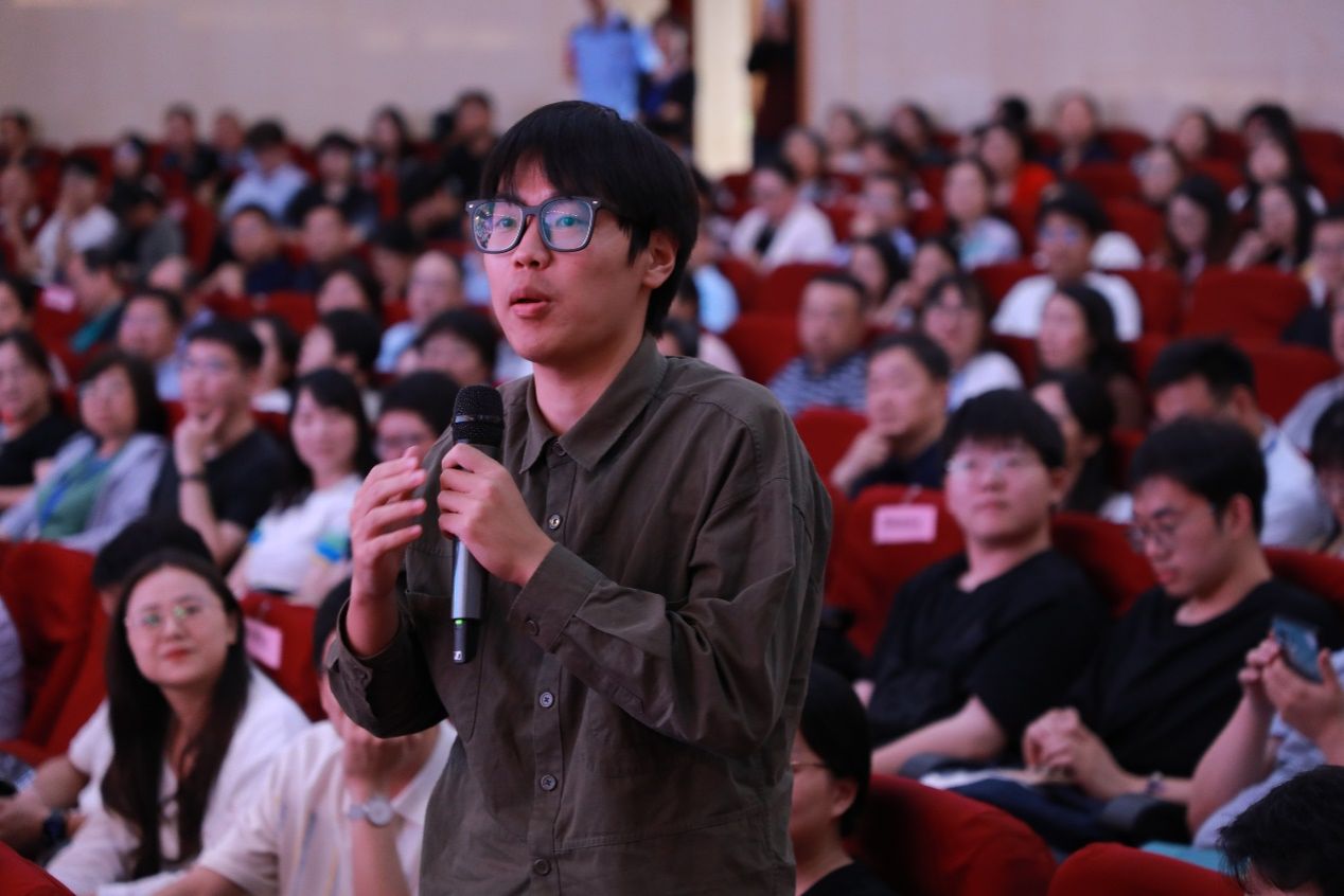 林郑月娥女士到访尊龙凯时并与师生交流互动-尊龙凯时