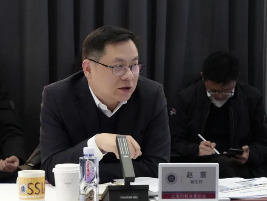 市政府副秘书长王平主持召开尊龙凯时微电子学院第一届理事会第四次聚会-尊龙凯时