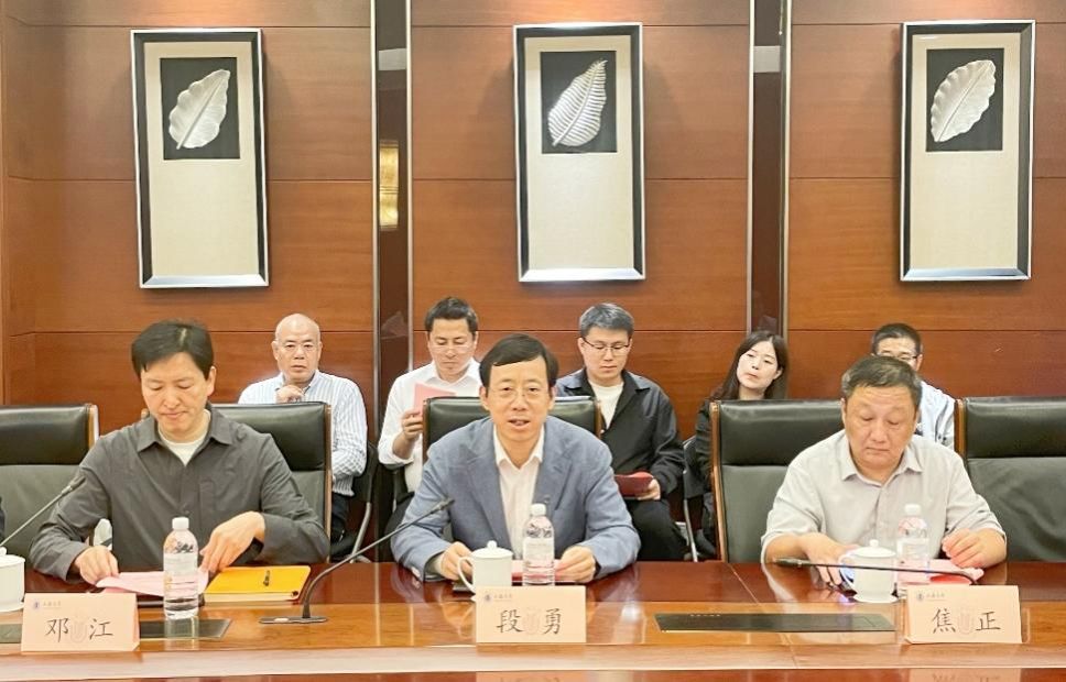 深化市校相助 推进高质量生长——漯河市向导一行来访尊龙凯时-尊龙凯时
