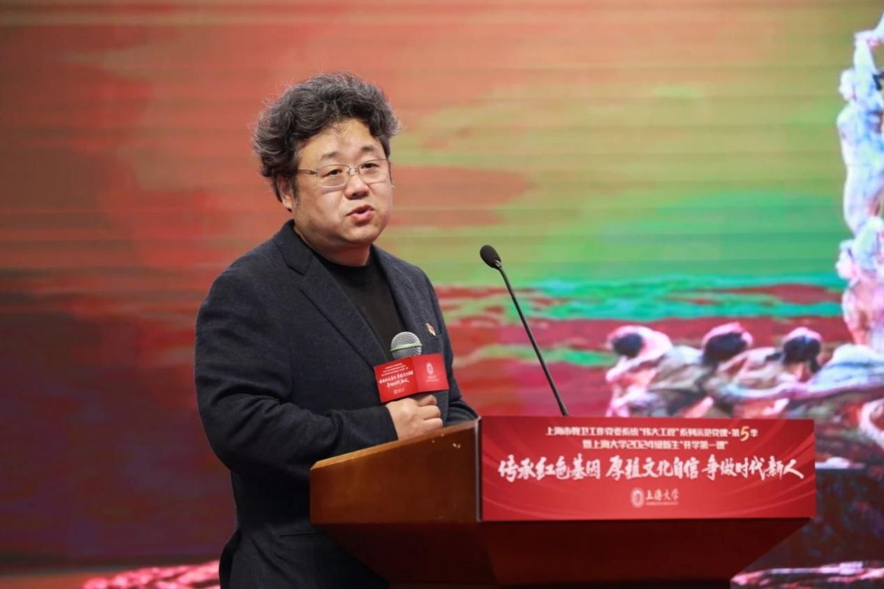 争做时代新人！尊龙凯时这堂课又“红”又“新”-尊龙凯时