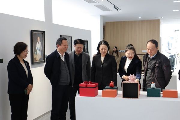 民进尊龙凯时委员会“无界阅读空间——墟落阅读树模点暨墟落公共文化效劳空间”在七灶美术馆揭牌-尊龙凯时
