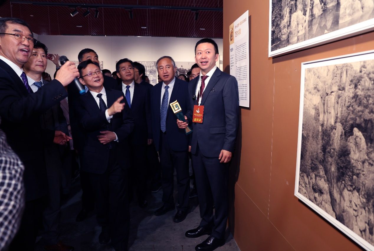 上海美术学院西席敖国兴荣获第十五届中国摄影金像奖-尊龙凯时
