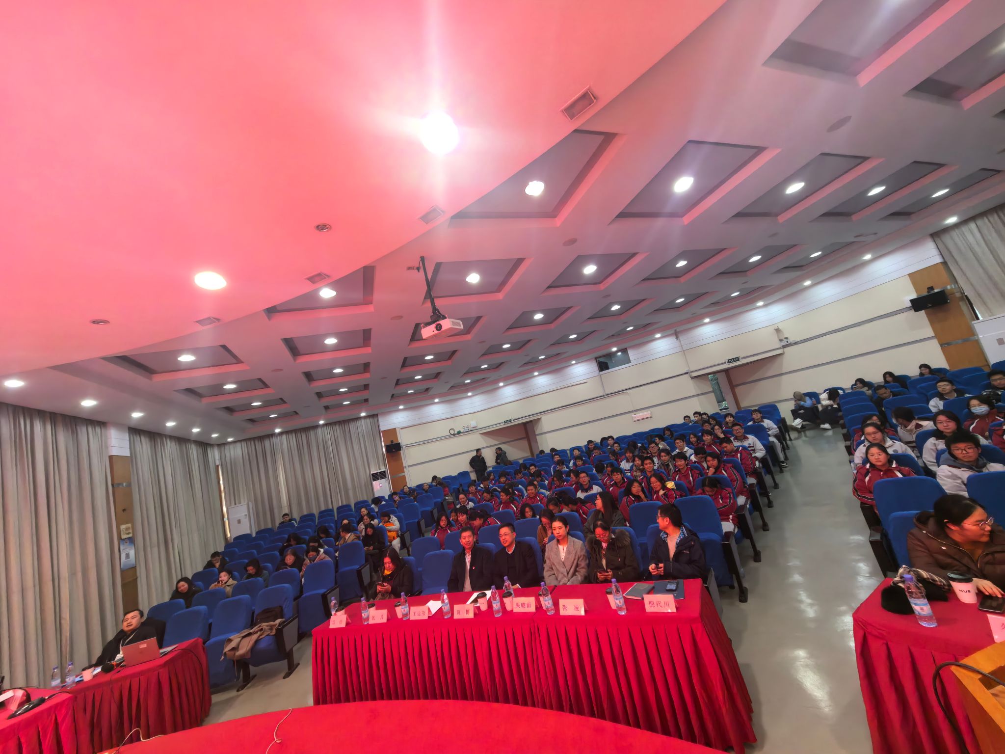 图书馆乐成举行《铸心 筑梦 铸重器》航空发念头主题交流会-尊龙凯时