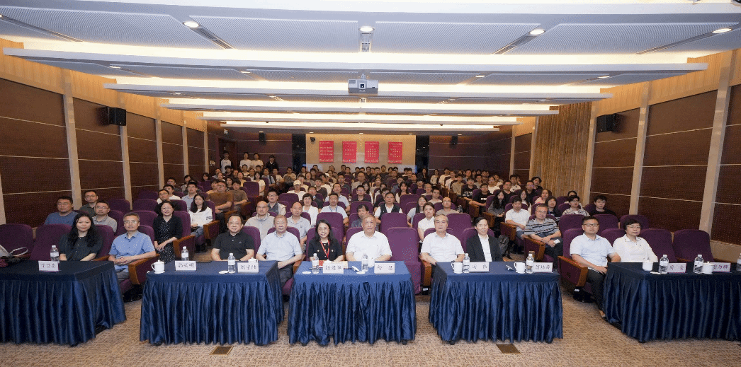 中国科学院院士杨卫来校作《立异驱动生长与有组织的科研》专题报告-尊龙凯时