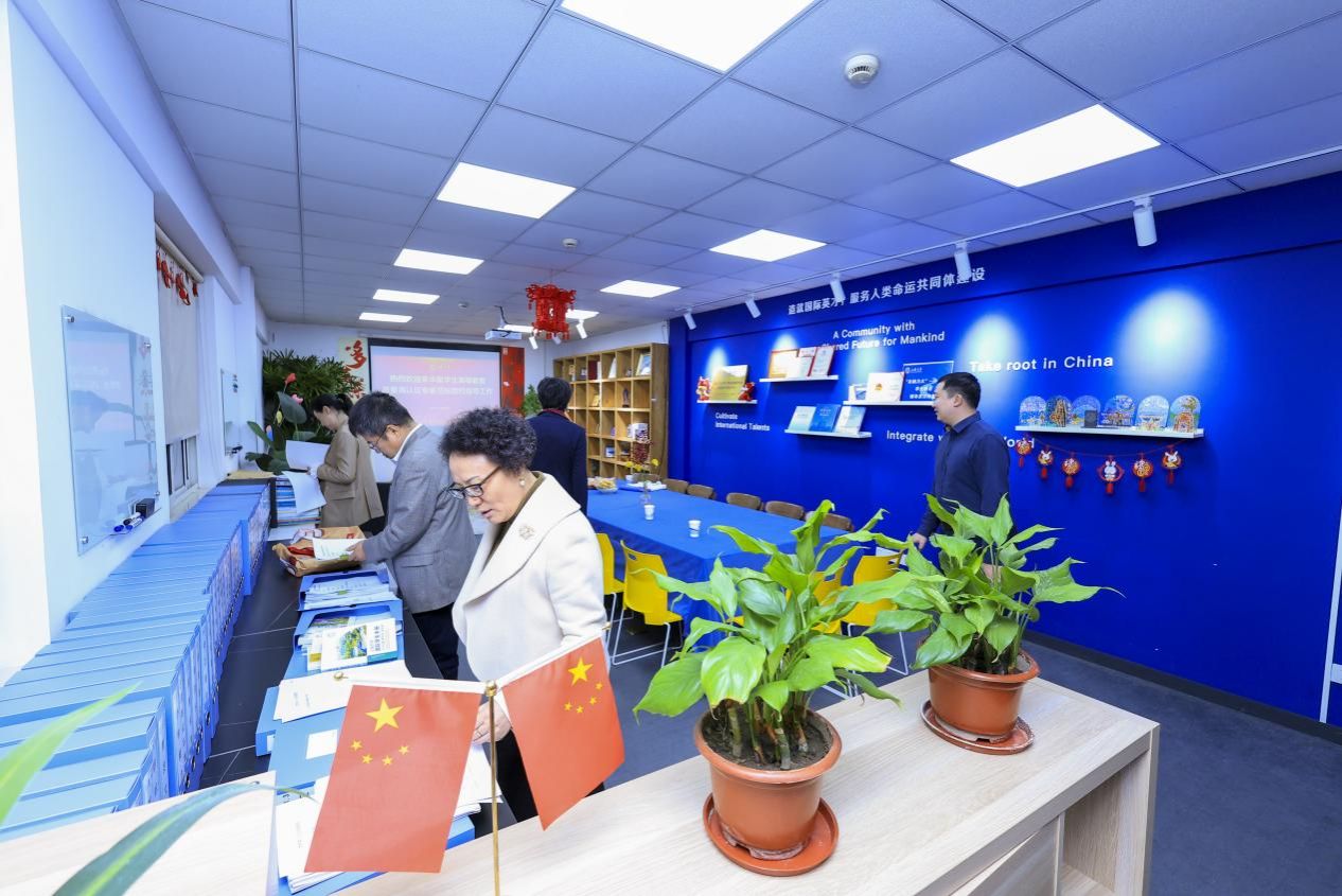 尊龙凯时接受来华留学生高等教育质量再认证现场审查-尊龙凯时