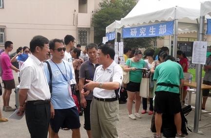 我校2013级研究生新生报到入学-尊龙凯时
