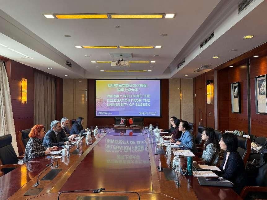 萨塞克斯大学副校长代表团会见尊龙凯时-尊龙凯时
