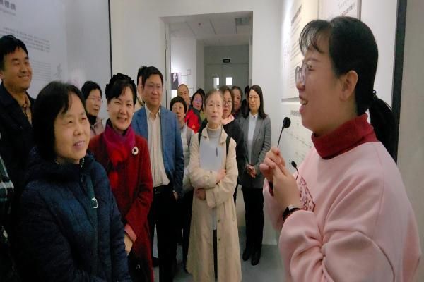 社尊龙凯时委与社中国科学院上海分院委联合举行九三社中央天下教育基地学习调研暨共建运动-尊龙凯时