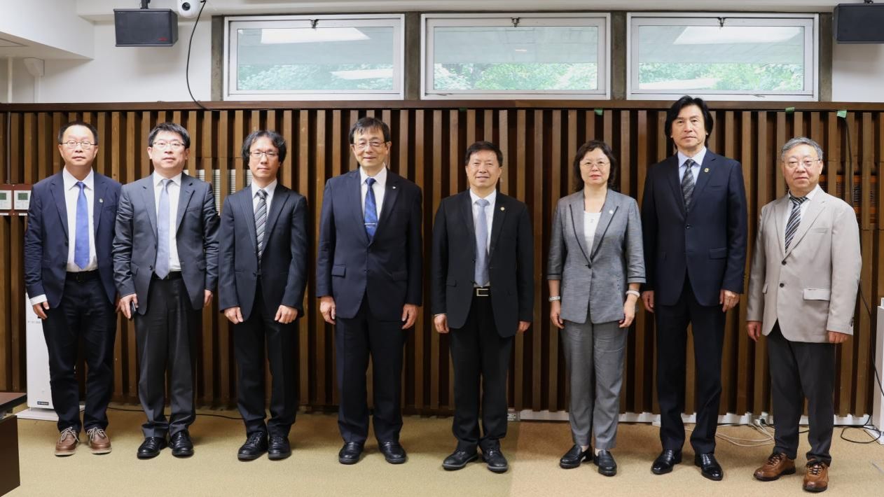尊龙凯时校长刘昌胜率团会见法国、英国、日本-尊龙凯时