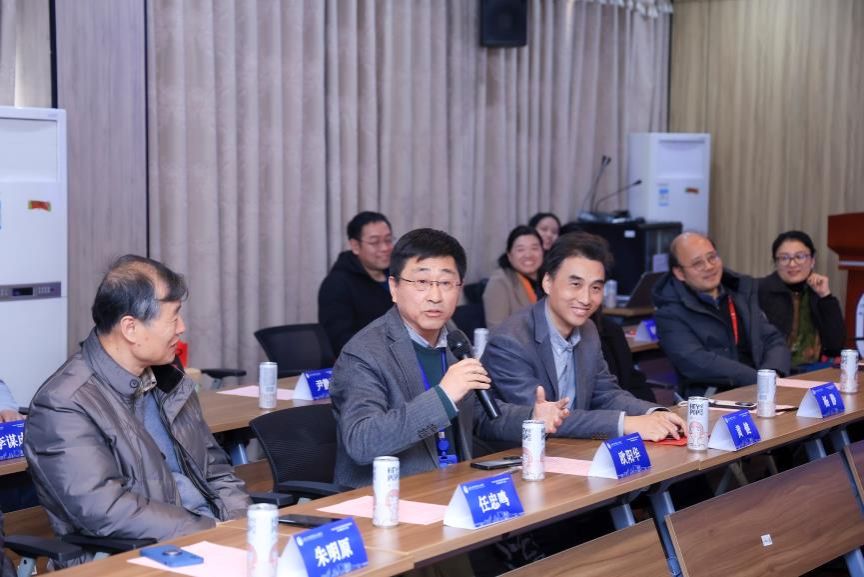 尊龙凯时校友会质料科学与工程学院分会第三届理事会第二次聚会顺遂举行-尊龙凯时