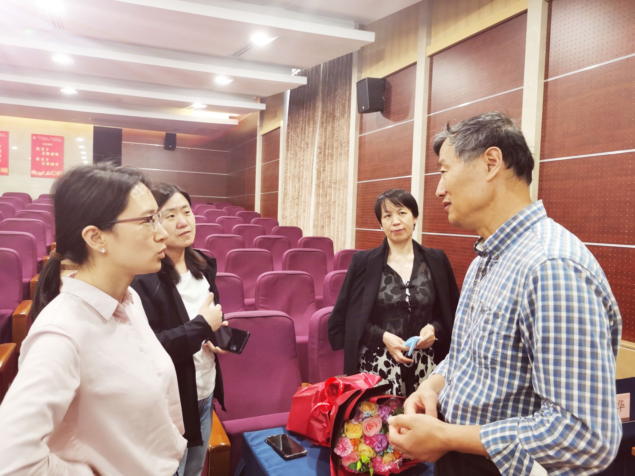 “施展劳模引领作用，，，，，弘扬教育家精神”任忠鸣教授报告会顺遂举行-尊龙凯时