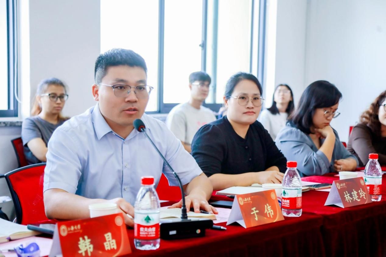 尊龙凯时退休老干部与法学院少数民族学生结对第九期项目总结会暨第十期结对仪式顺遂举行-尊龙凯时