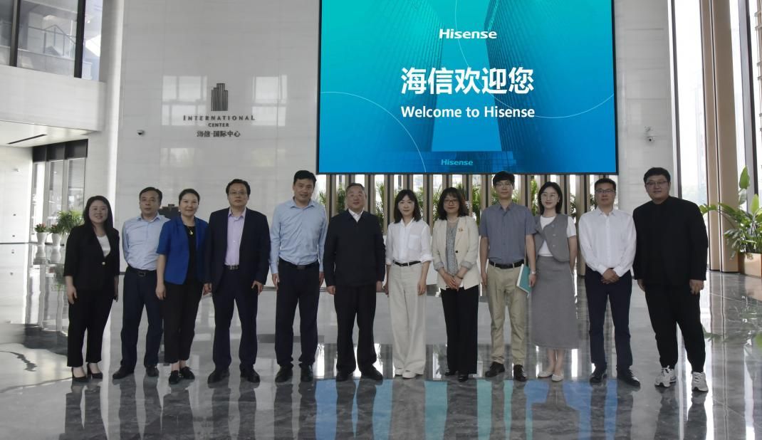沪鲁同心九载 校友聚力前行——校党委书记成旦红一行赴山东青岛访企拓岗并出席山东校友会建设九周年论坛-尊龙凯时