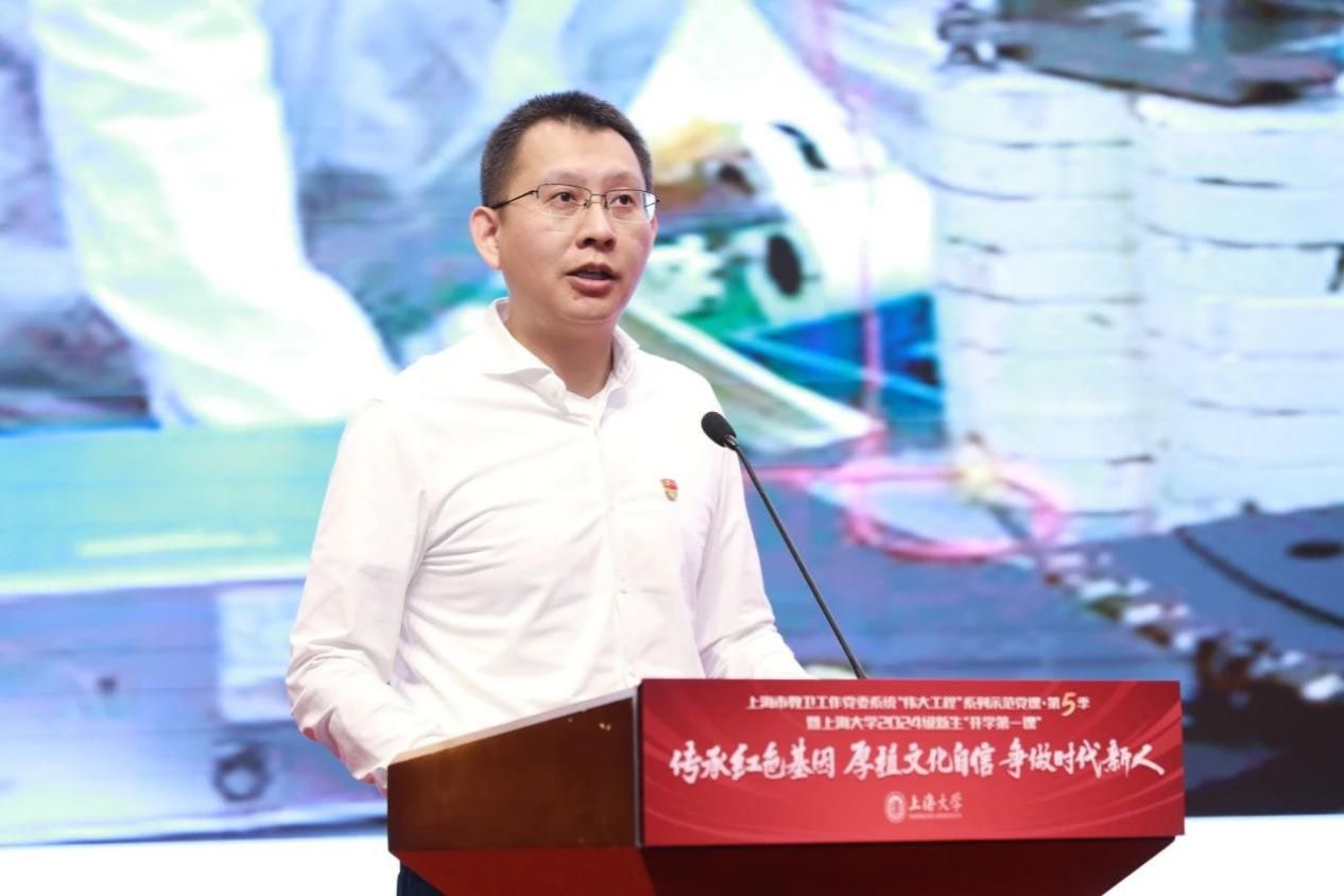争做时代新人！尊龙凯时这堂课又“红”又“新”-尊龙凯时