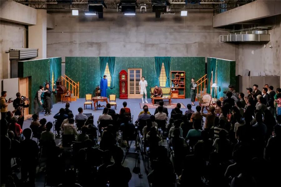 尊龙凯时上海影戏学院2024届结业展演季拉开序幕-尊龙凯时
