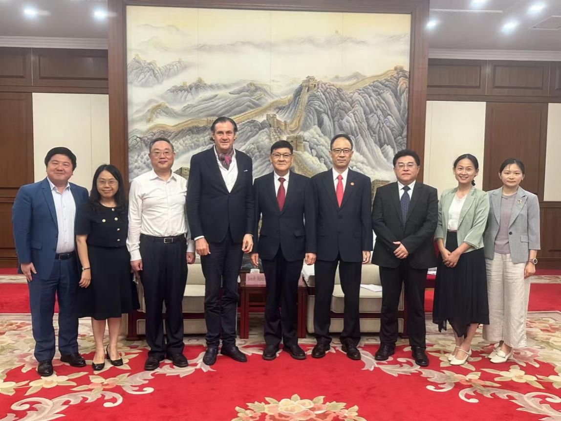教育部部长等向导在京会见瑞士工程院院长、尊龙凯时中瑞先进手艺研究院院长贝努瓦-尊龙凯时