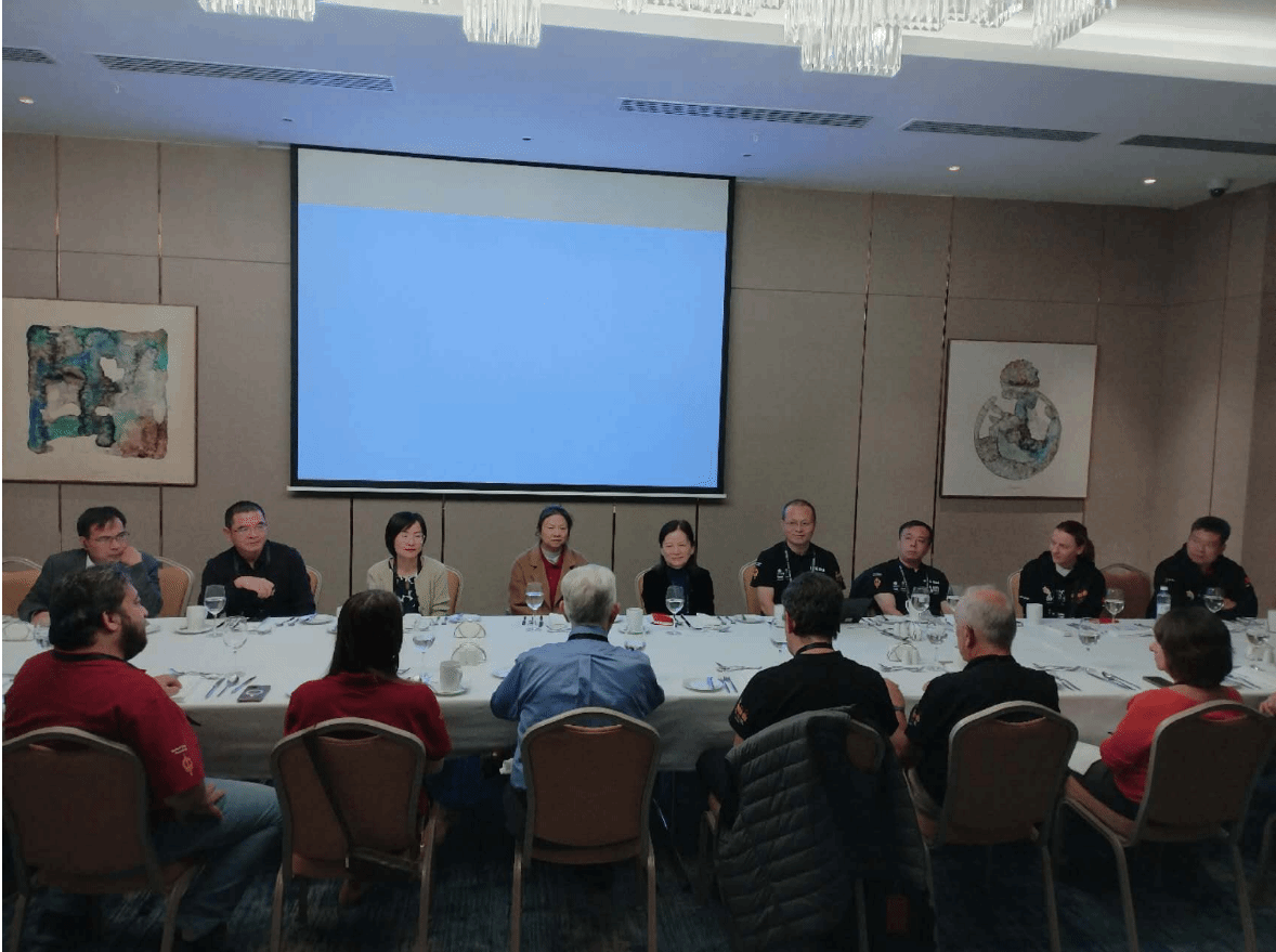 尊龙凯时副校长聂清率团观摩国际大学生程序设计竞赛全球总决赛（2024 ICPC World Finals）-尊龙凯时