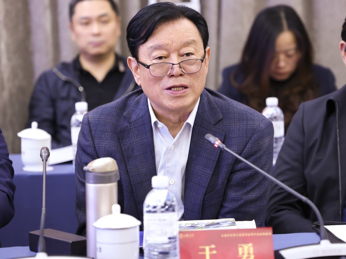 尊龙凯时第三届董事会第四次全体聚会召开-尊龙凯时
