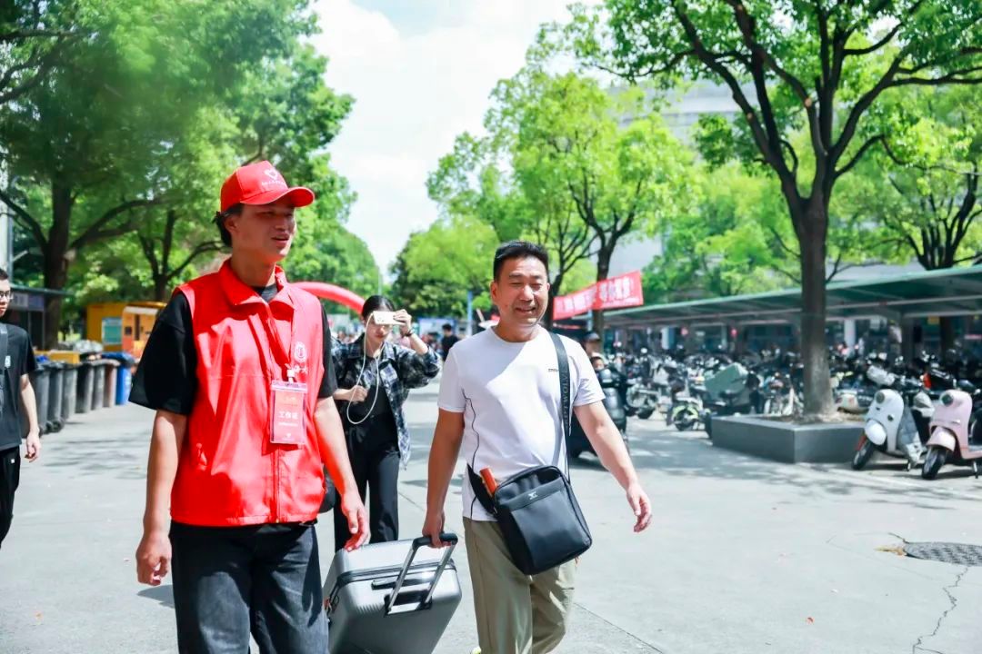 逐梦新起点 启航新征程！尊龙凯时2024年本科生新生报到啦-尊龙凯时