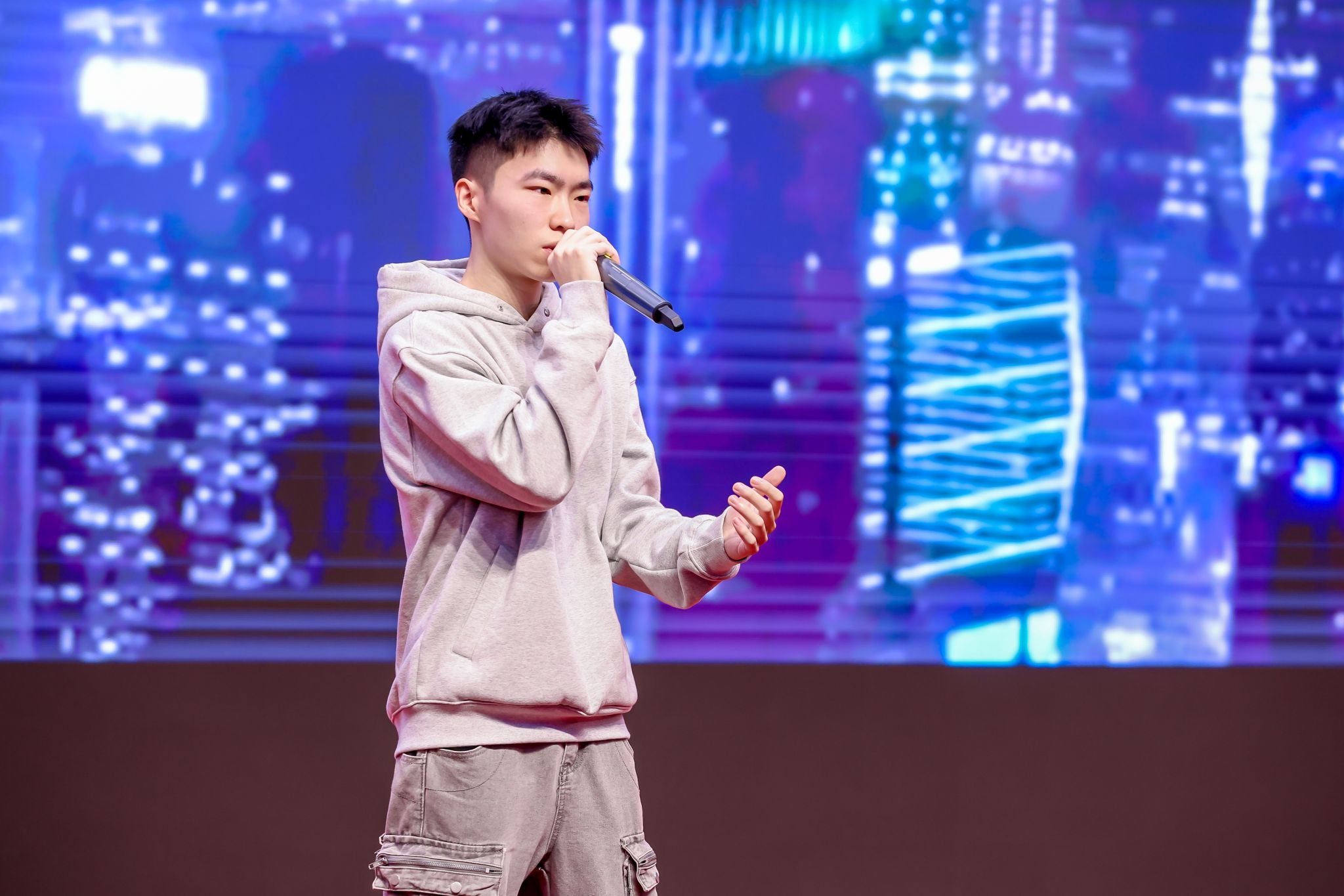 燃！沪上青年，，，齐聚尊龙凯时，，，巅峰对决！-尊龙凯时
