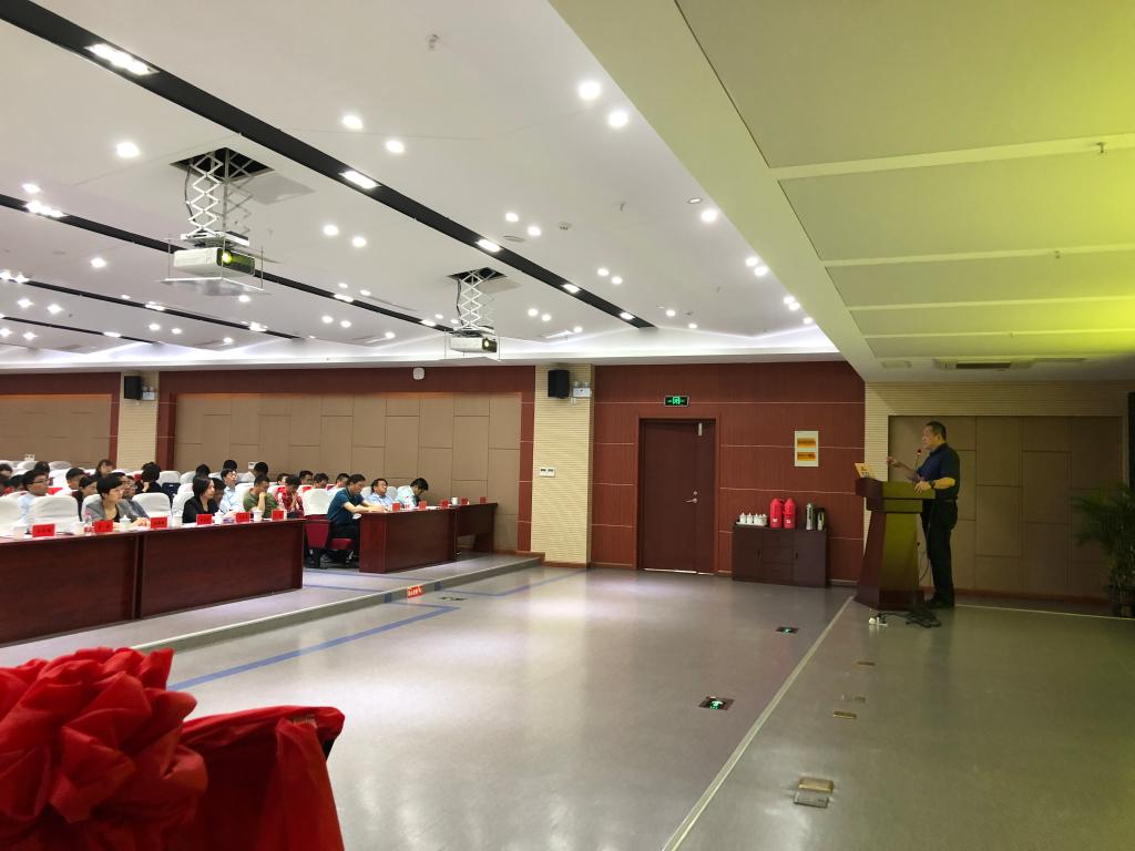尊龙凯时新质料（泰州）研究院揭牌仪式暨新质料工业生长报告会召开-尊龙凯时