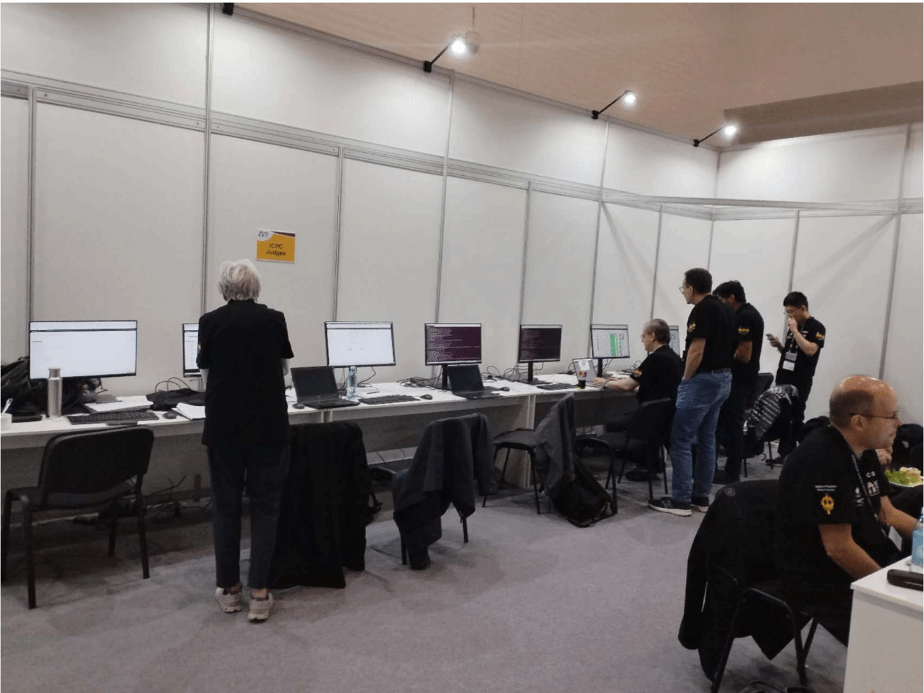 尊龙凯时副校长聂清率团观摩国际大学生程序设计竞赛全球总决赛（2024 ICPC World Finals）-尊龙凯时