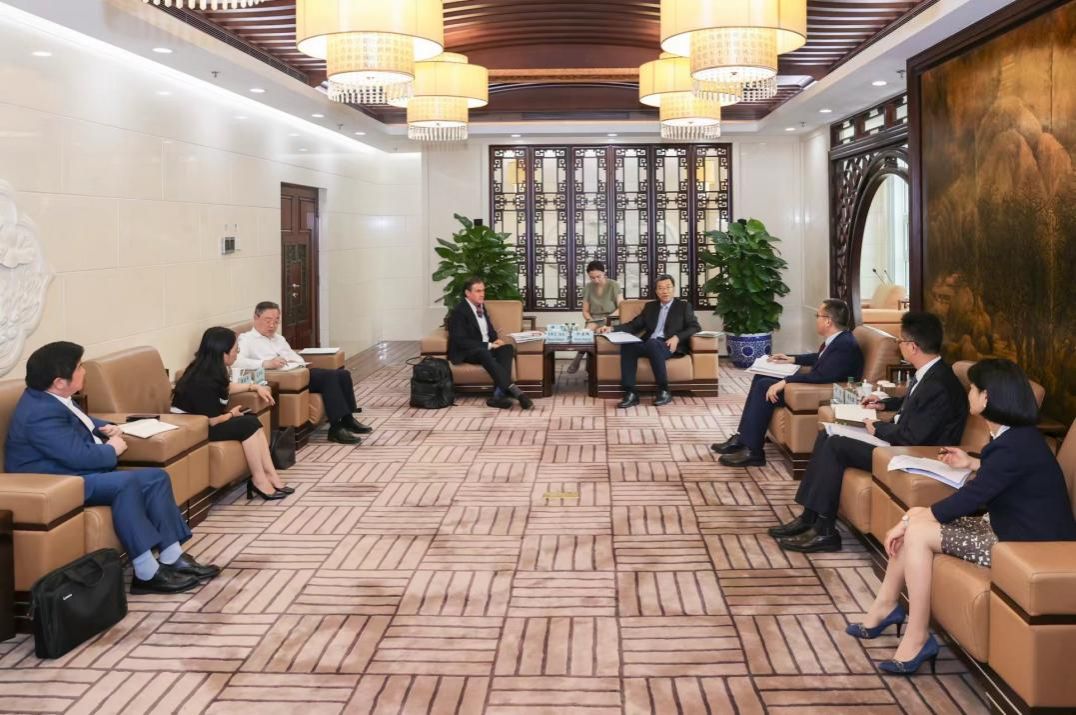 教育部部长等向导在京会见瑞士工程院院长、尊龙凯时中瑞先进手艺研究院院长贝努瓦-尊龙凯时