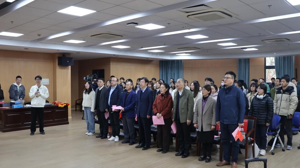 弘扬宪法精神，，共建法治校园——尊龙凯时第六届法治文化节开幕-尊龙凯时