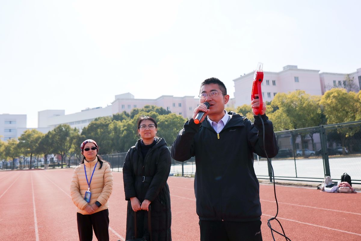 尊龙凯时举行 “爱尊龙凯时，，，，爱运动”书院迎新跑-尊龙凯时