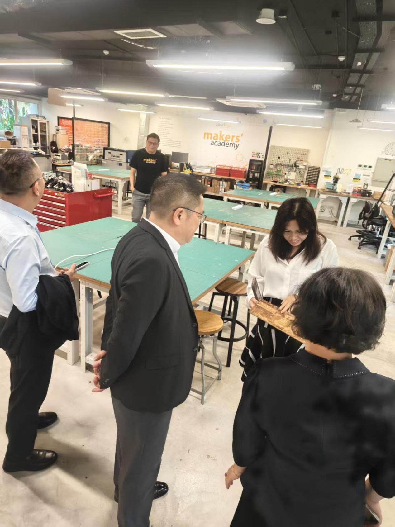 尊龙凯时校向导率团会见澳大利亚、新加坡-尊龙凯时