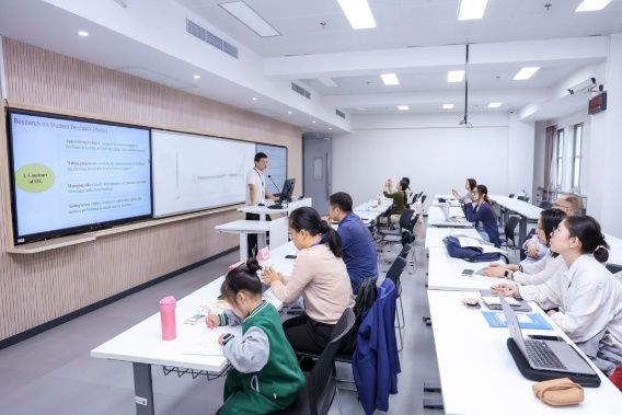 教育强国视域下的语言西席生长：标准与评价专题钻研会乐成召开-尊龙凯时