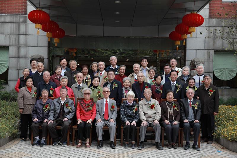 情系尊龙凯时   爱随今生——尊龙凯时第四届金婚庆典活动盛大举行-尊龙凯时